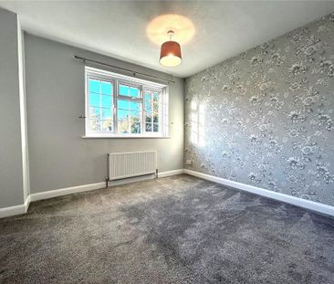 3 bedroom end of terrace house to rent - Photo 4
