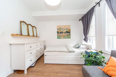 For Lease - 23 Salvador Allende Court, Toronto, Ontario - Photo 2