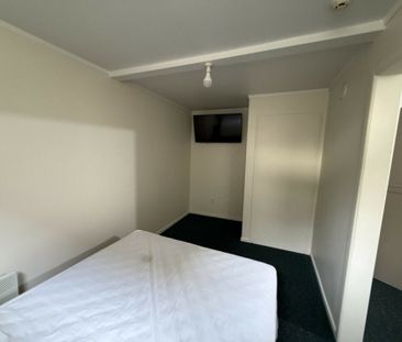 Tidy 2-Bedroom Apartment in Central Location - Photo 6