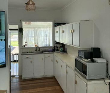 Quaint Cottage with Granny Flat - Photo 4