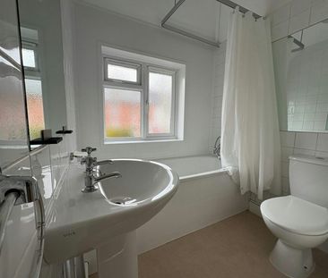 Semi-detached house to rent on - Photo 6