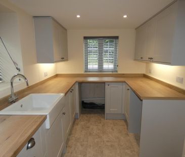 3 bedroom semi-detached house to rent - Photo 6