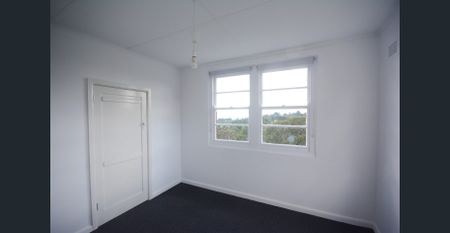 Central Two Bedroom Unit - Photo 3