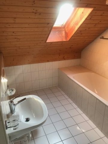 Gemütliche 4.5 Zimmer-Galeriewohnung in Lützelflüh - Photo 4