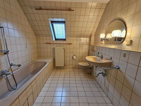 Gepflegte 3 ZKB in einem ruhigem 3 Parteienhaus sucht einen neuen Mieter/in - Photo 5