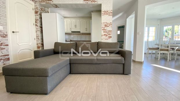 Incredible villa 1 minute from La Zenia be - Photo 1