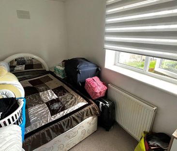 Springfield Crescent - Photo 2