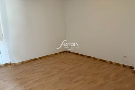 Location Appartement 3 pièces 64m² SALERNES 83690 - Photo 4