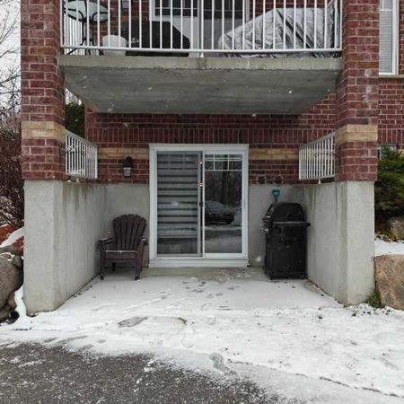 Condo 4 1/2 à Louer, Bromont - Photo 4