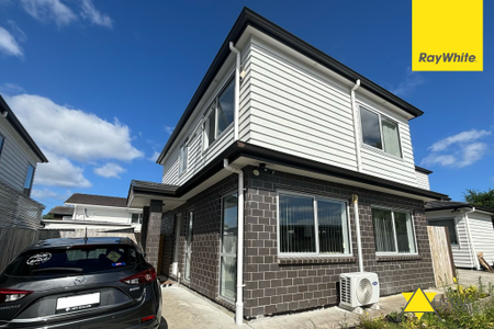 Modern 4-Bed, 2-Bath Family Gem Near Schools & Transport - Photo 4