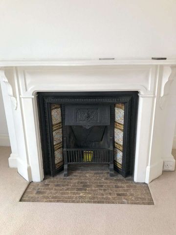 6 Bedroom Victorian mid terraced house in the centre of York - Photo 3