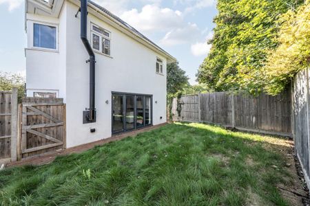 4 bedroom detached house to rent - Photo 5