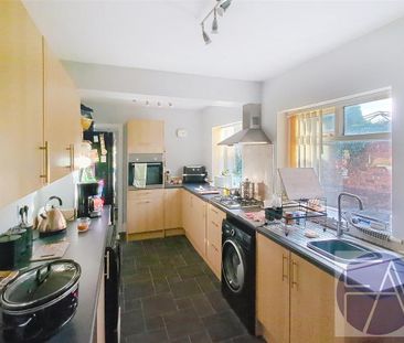 2 bedroom semi-detached house to rent - Photo 4