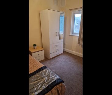 Studio Flat, Sandfield Road, CR7 - Photo 2