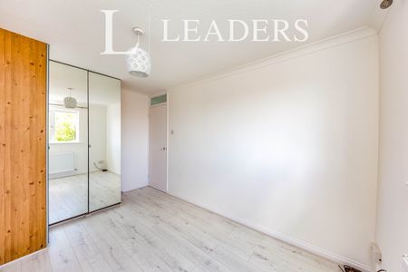 3 bedroom house to rent The Pastures, Stevenage, Hertfordshire, SG2 - Photo 4