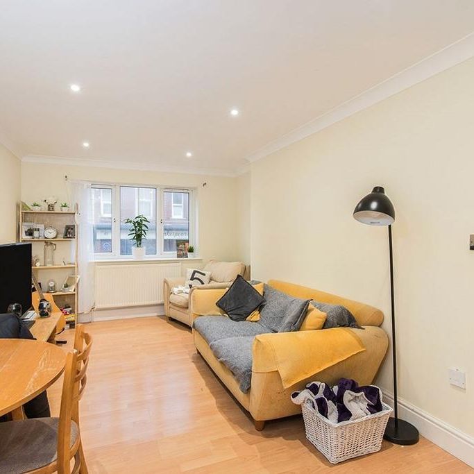 2 bedroom flat to rent - Photo 1