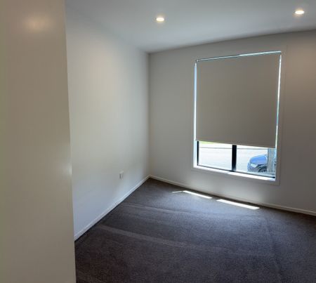 Modern, Sunny, Private and Fully Fenced Townhouse - Photo 4