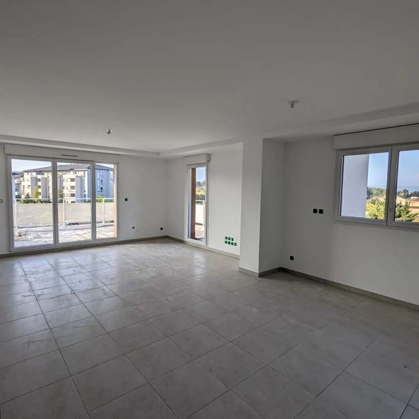 Appartement Marignane 3 pièce(s) 74.10 m2 - Photo 1