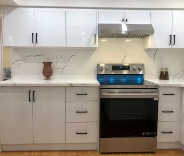 For Lease - 95 Dewpoint Road, Vaughan, Ontario - Photo 4