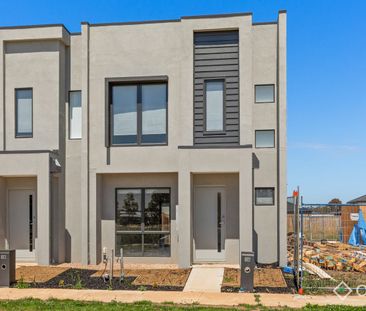 BRAND NEW 3 BEDROOM TOWNHOUSE IN RIVERWALK ESTATE - Photo 2