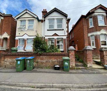 4 bedroom semi-detached house to rent - Photo 5