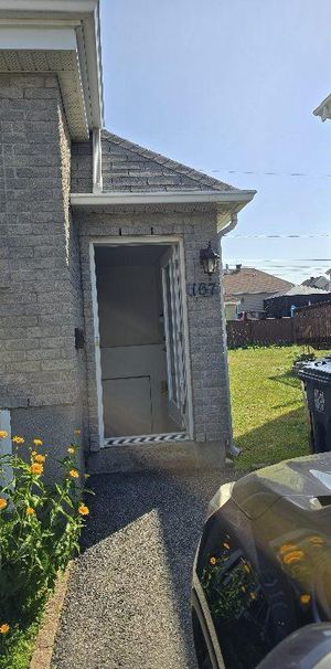 VAUDREUIL/SOULANGE 3/12 semi sous-sol d'un bungalow - Photo 1