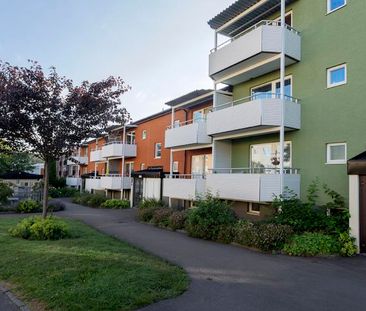 Hundraårsgatan 17 - Foto 1