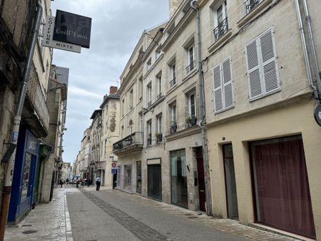 Location Appartement 1 pièce 12m² POITIERS 86000 - Photo 5