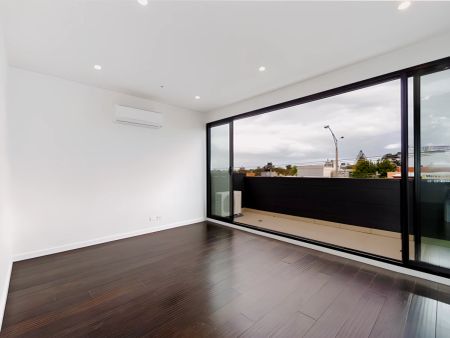 2Bedrooms, 1Bathrooms - Photo 3