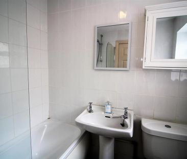 2 bedroom private hall to rent - Photo 1