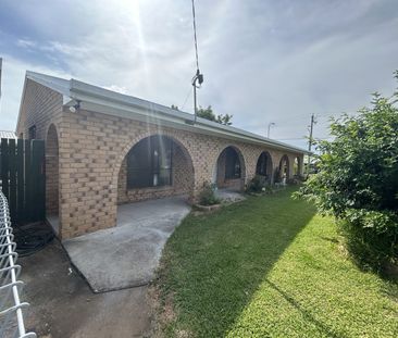 🏡 Spacious & Comfortable 3 Bedroom Home 🏡 - Photo 6