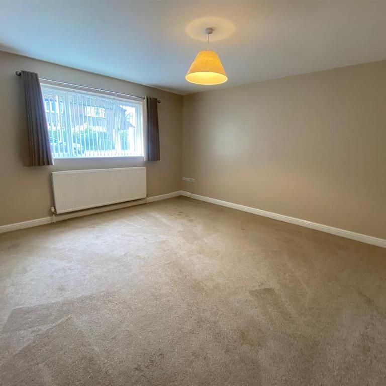 3 bedroom detached bungalow to rent - Photo 1