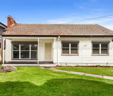 Freshly Updated 3-Bedroom Home in Prime Springvale Location - Photo 4