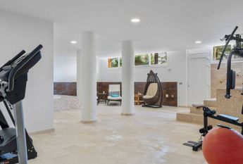 Luxury Villa for rent in Las Chapas, Spain