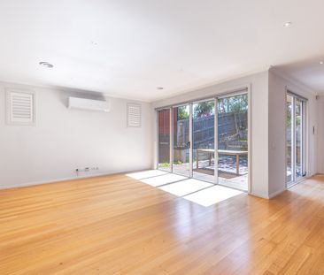 1/132 Ferntree Gully Road, Oakleigh East VIC 3166 - Townhouse For R... - Photo 1