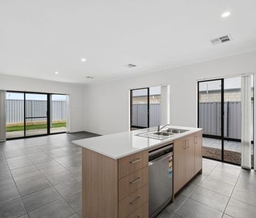 Brand-New Rental Home in Yanchep - Photo 6