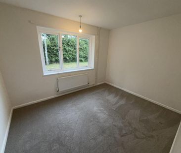 3 bedroom detached bungalow to rent - Photo 3