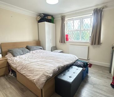 1 bedroom room to rent Large Ensuite Room - Wardown Crescent - Furn... - Photo 3