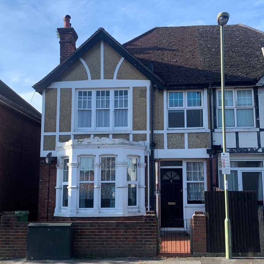 3 bedroom semi-detached house to rent - Photo 1