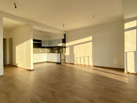 Appartement te huur in Kortrijk - Photo 2