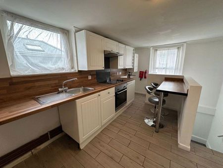 2 bedroom flat to rent - Photo 4