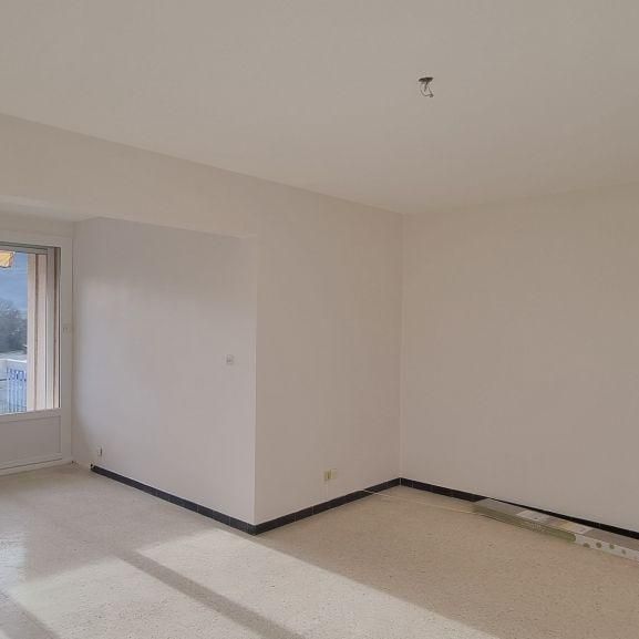 Location Appartement 4 pièces 78m² PRIVAS 07000 - Photo 1