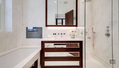 2 bedroom conversion flat with 1 reception and 2 bathrooms in Kensington, W8 - Photo 2