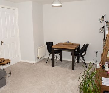 2 Bed Flat, Wenlock Drive, NG2 - Photo 2