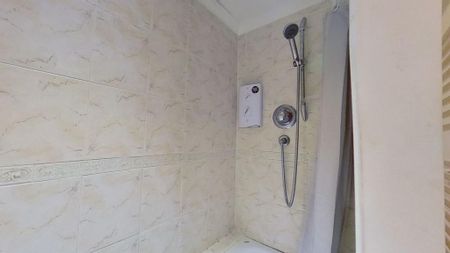 3 bedroom terraced house to rent - Photo 4