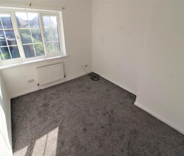3 bedroom end of terrace house to rent - Photo 4
