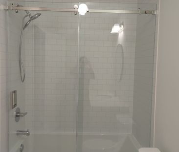 For Lease - 2036 Horace Duncan Crescent, Oshawa, Ontario - Photo 5