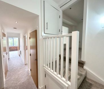 3 bedroom flat to rent - Photo 6
