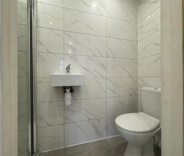 Hook Rise North, Surbiton KT6, London - Photo 2