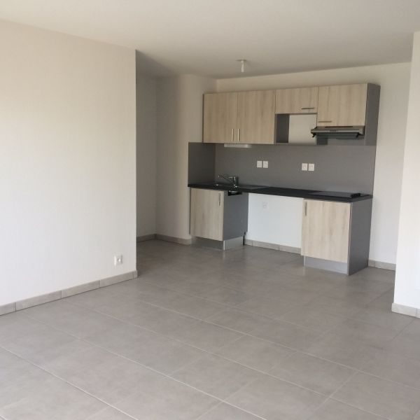 Location Appartement 3 pièces 65m² VILLENEUVE TOLOSANE 31270 - Photo 1